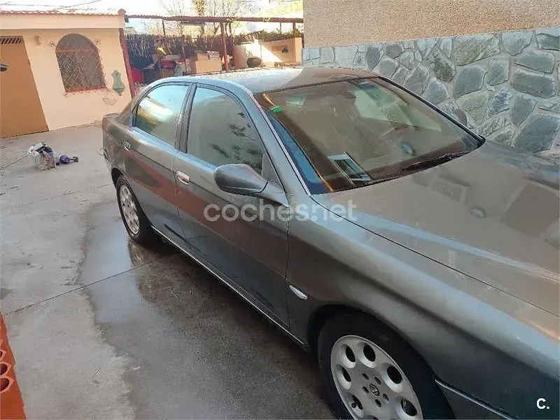Usado Alfa Romeo 166 226 CV (166 kW) 1999 Gris / plata Berlina