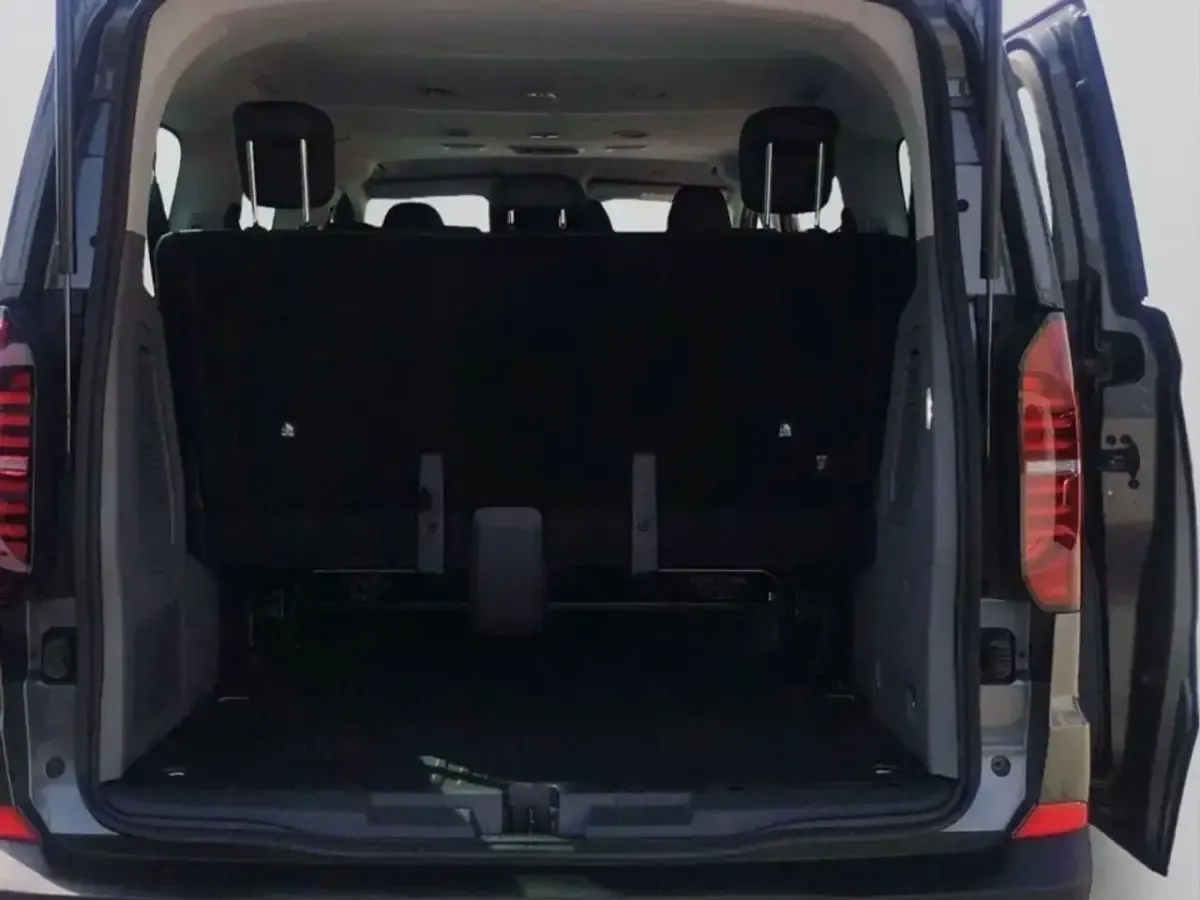 Nuevo VW Caravelle 160 kW (218 CV) 2026 Gris Van