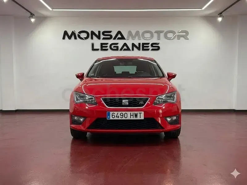 Käytetty Seat Leon FR 150 HP (110 kW) 2014 Punainen Sedan