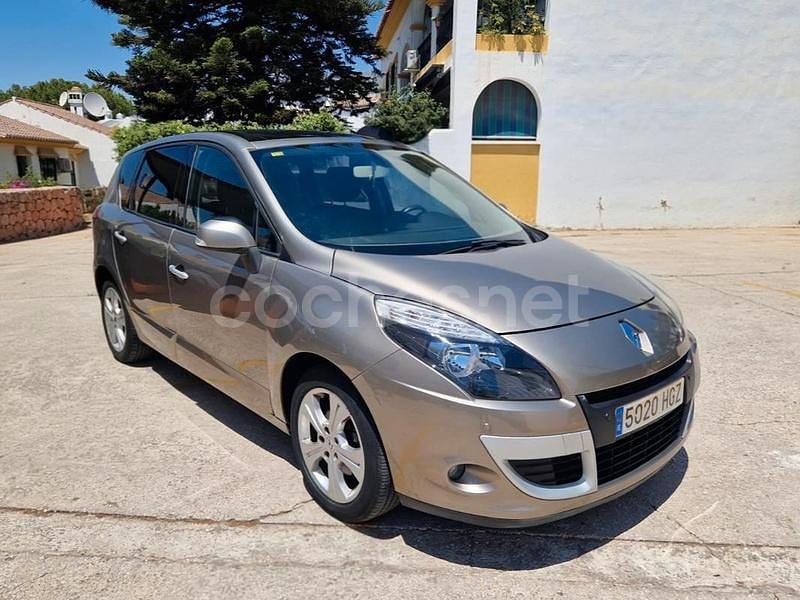 Beige Usado 2012 Renault Scénic III Dynamique Monovolumen | 7990 € (Precio justo) - Imagen 1/4