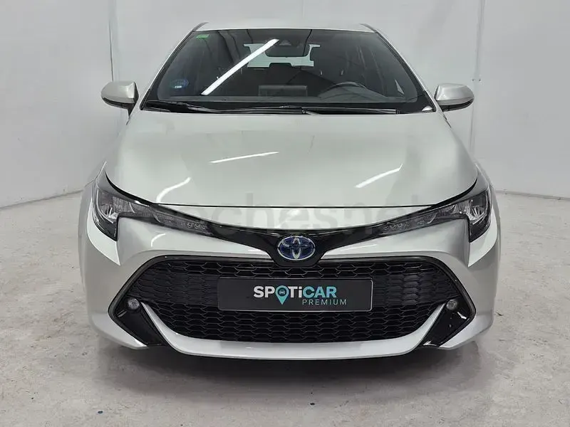 Usado Toyota Corolla Active 122 CV (89 kW) 2019 Gris / plata Berlina
