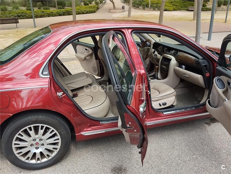 Usado Rover 75 131 CV (96 kW) 2004 Granate Berlina
