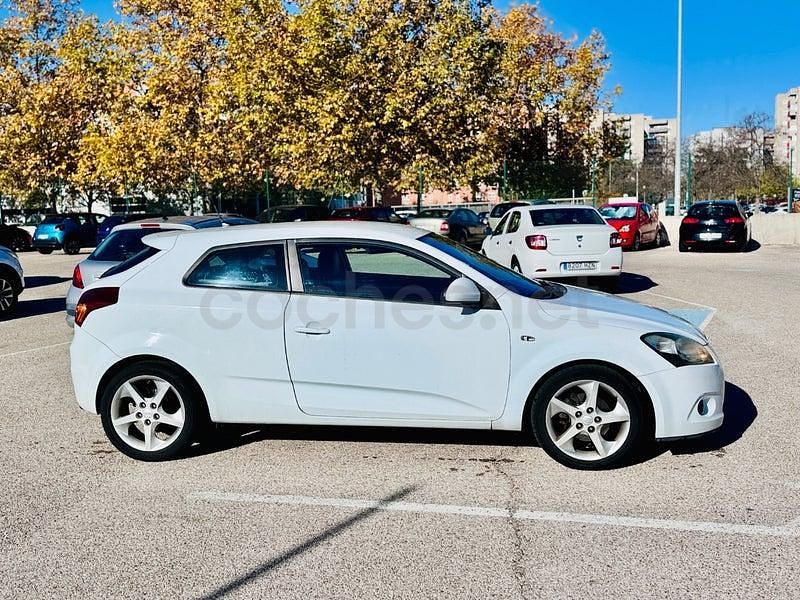 Käytetty Kia ProCeed 140 HP (102 kW) 2009 Valkoinen Viistoperä