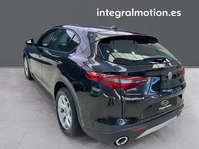Usado Alfa Romeo Stelvio Super 160 CV (117 kW) 2019 Negro SUV