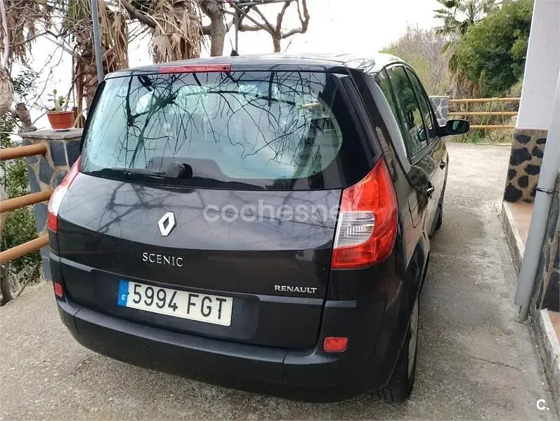 Usado Renault Scénic Dynamique 110 CV (80 kW) 2006 Negro Monovolumen