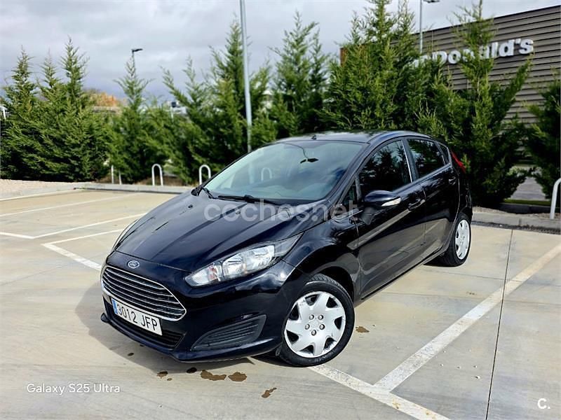 Usado Ford Fiesta Trend 75 CV (55 kW) 2015 Negro Berlina
