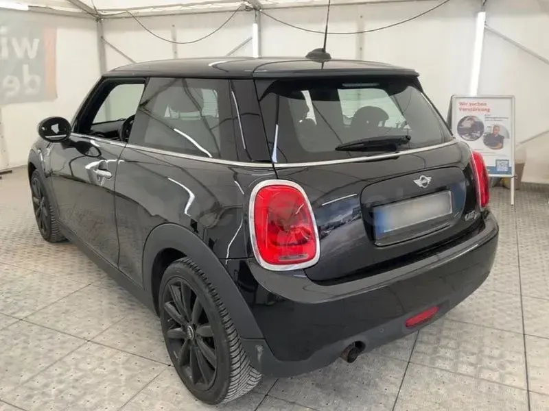 Usado Mini ONE 102 CV (75 kW) 2017 Negro Utilitario