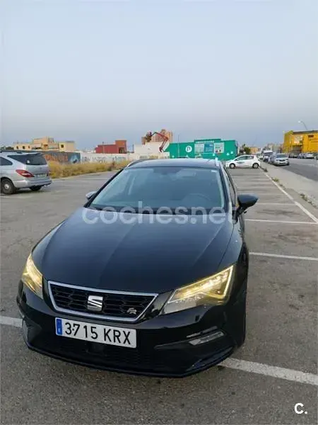Usado Seat Leon ST FR 130 CV (95 kW) 2019 Negro Familiar
