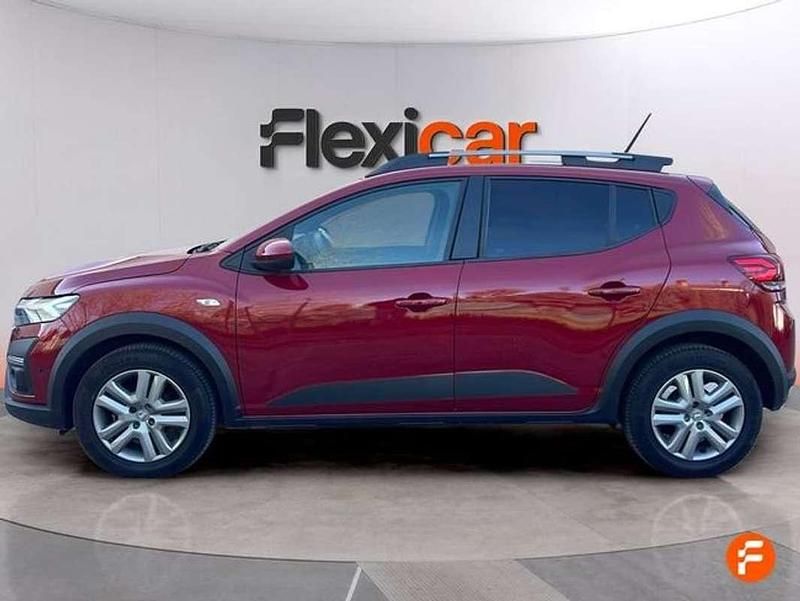 Usado Dacia Sandero Essentiel 91 CV (66 kW) 2022 Rojo Utilitario