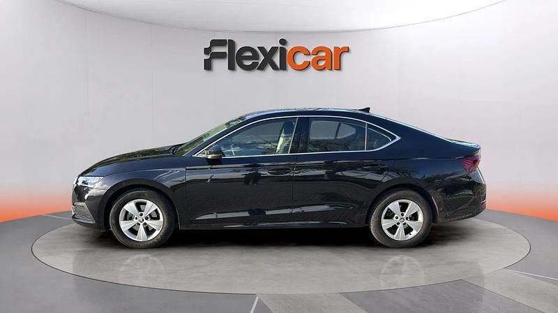 Usado Skoda Octavia Ambition 116 CV (85 kW) 2022 Negro Utilitario