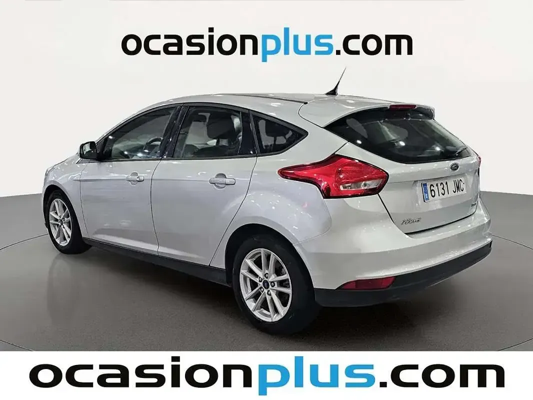 Usado Ford Focus Trend+ 125 CV (91 kW) 2016 Gris Utilitario
