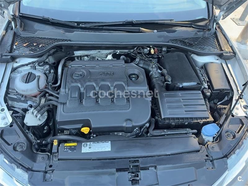Gris / plata Usado 2015 Seat Leon Reference Berlina | 9600 € (Buen precio) - Imagen 1/4