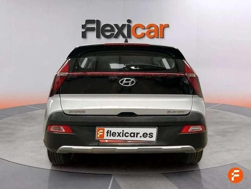Usado Hyundai Bayon 101 CV (74 kW) 2021 Gris SUV