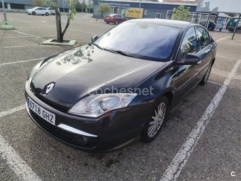 Usado Renault Laguna III Dynamique 150 CV (110 kW) 2008 Negro Berlina