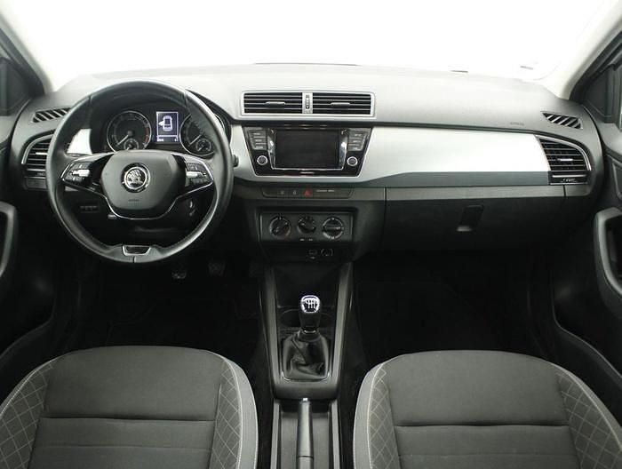 Usado Skoda Fabia Ambition 110 CV (80 kW) 2021 Blanco Berlina