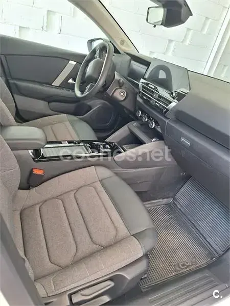 Usado Citroën C4 Feel 130 CV (95 kW) 2023 Blanco SUV