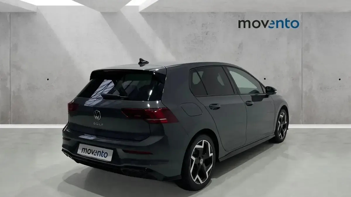 Usado VW Golf VIII R-line 150 CV (110 kW) 2025 Gris Berlina