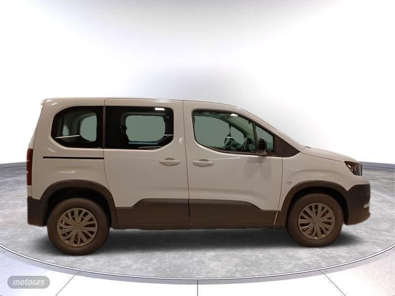 Usado Peugeot Rifter Allure 100 CV (73 kW) 2023 Blanco Monovolumen
