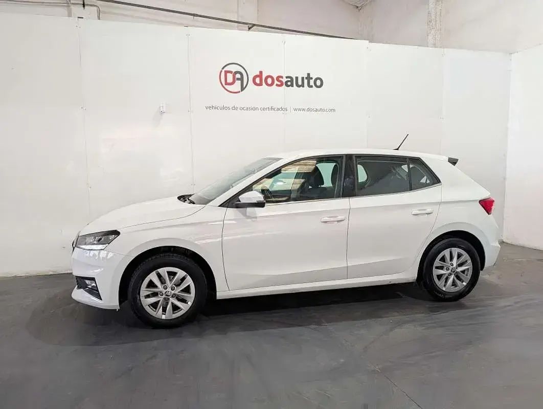 Usado Skoda Fabia Ambition 95 CV (69 kW) 2023 Blanco Utilitario