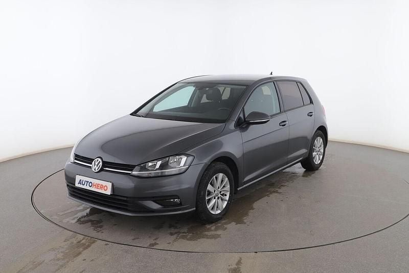 Usado VW Golf VII 116 CV (85 kW) 2019 Gris Utilitario