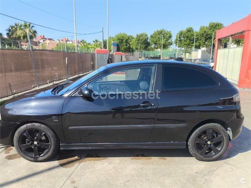 Usado Seat Ibiza Sport 100 CV (73 kW) 2006 Negro Berlina