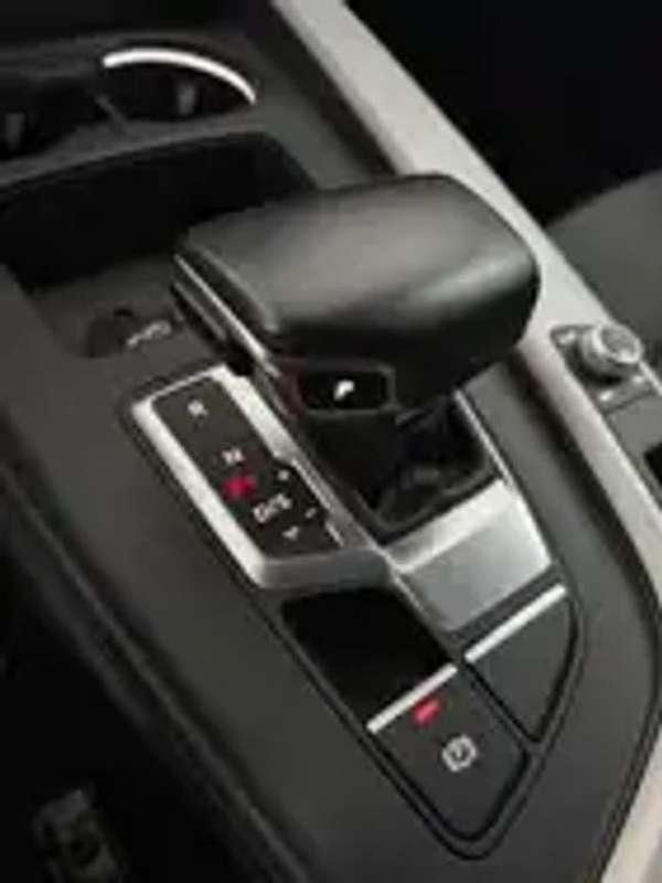 Usado Audi A4 136 CV (100 kW) 2020 Rojo Berlina