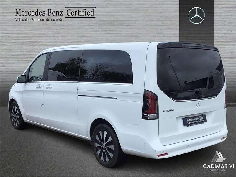 Usado Mercedes V300 Avantgarde 239 CV (175 kW) 2025 Blanco Monovolumen