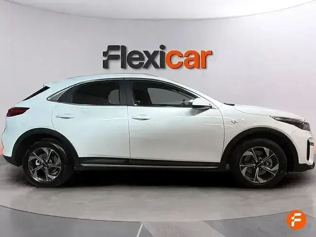 Usado Kia XCeed 100 CV (73 kW) 2024 Blanco SUV
