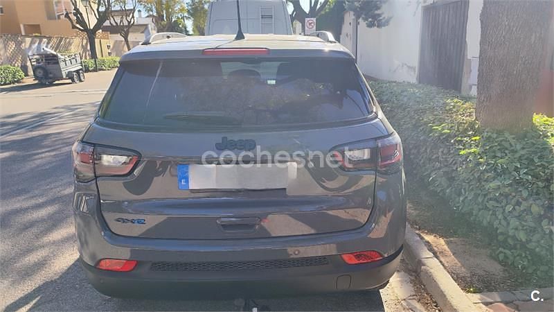 Usado Jeep Compass Trailhawk 240 CV (176 kW) 2024 Gris / plata SUV