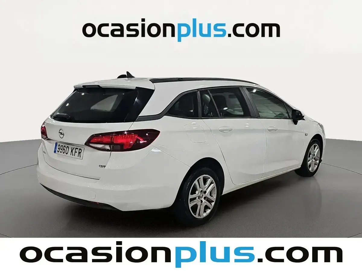 Usado Opel Astra Selective 110 CV (80 kW) 2017 Blanco Familiar
