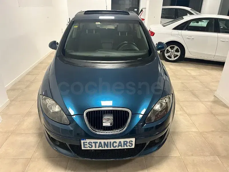 Usado Seat Altea Stylance 105 CV (77 kW) 2006 Azul Monovolumen
