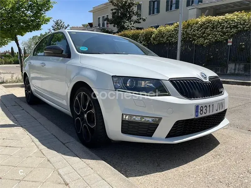 Usado Skoda Octavia RS 230 CV (169 kW) 2016 Blanco Familiar