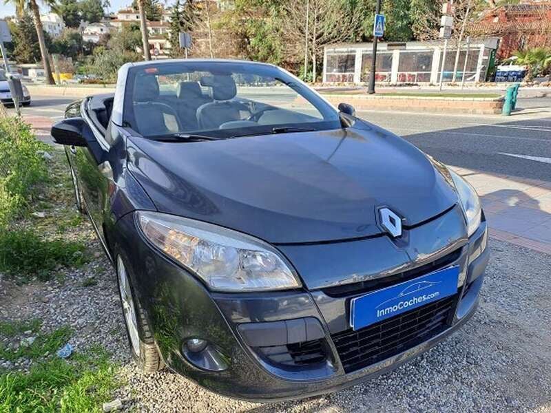 Gris Usado 2011 Renault Mégane III Privilege Utilitario | 7500 € (Un poco caro) - Imagen 1/4