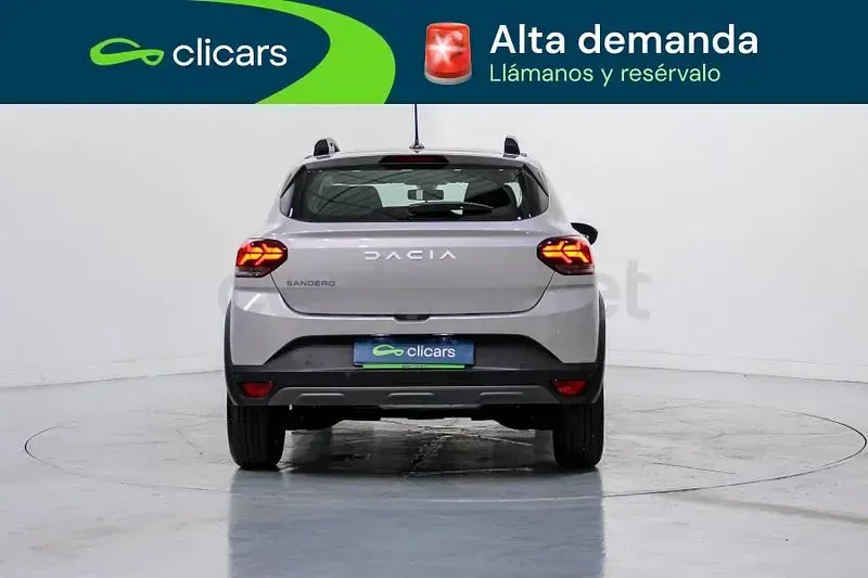 Usado Dacia Sandero Stepway 101 CV (74 kW) 2023 Gris / plata Berlina