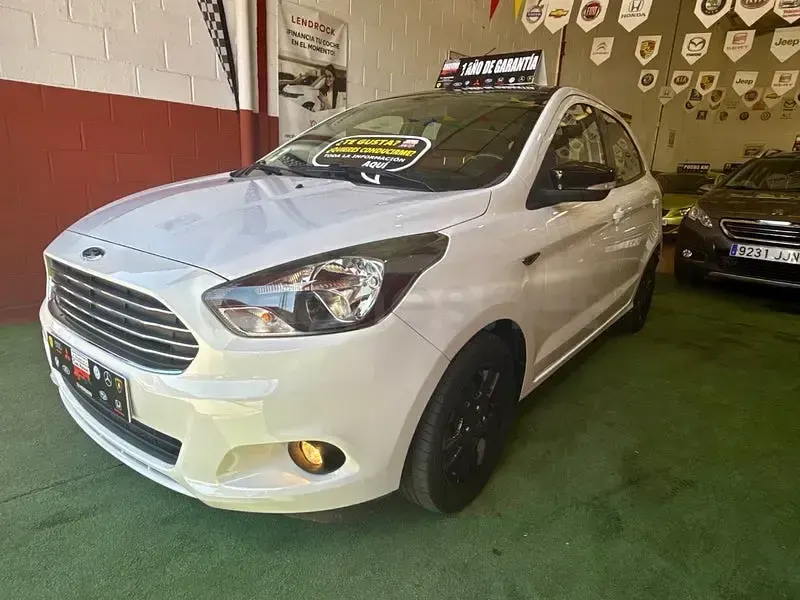 Usado Ford Ka Plus 85 CV (62 kW) 2018 Blanco Utilitario