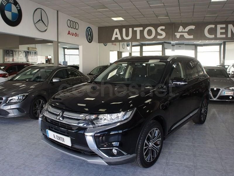 Usado Mitsubishi Outlander Motion 150 CV (110 kW) 2017 Negro SUV