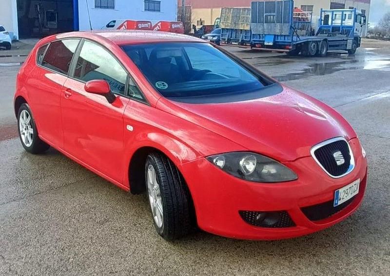 Usado Seat Leon 100 CV (73 kW) 2005 Rojo Utilitario