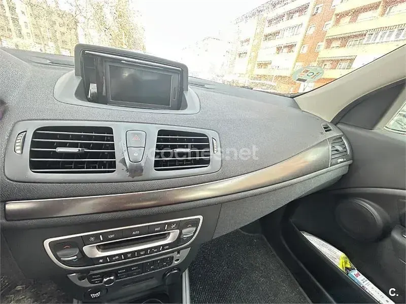 Usado Renault Mégane III GT 115 CV (84 kW) 2014 Granate Berlina