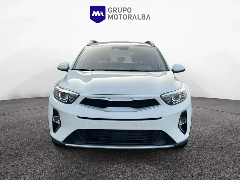 Usado Kia Stonic 84 CV (61 kW) 2024 Blanco SUV
