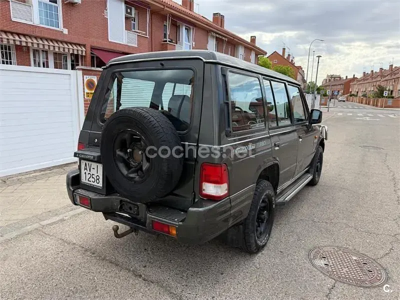 Usado Galloper Exceed 105 CV (77 kW) 1999 Negro SUV