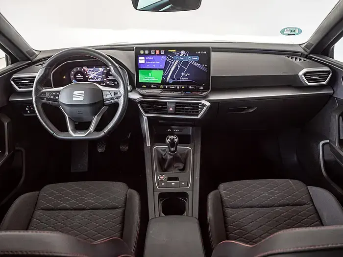Usado Seat Leon FR 150 CV (110 kW) 2025 Negro Familiar