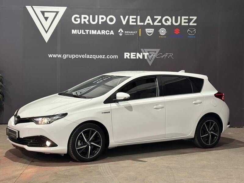 Usado Toyota Auris Hybrid Edition 136 CV (100 kW) 2019 Blanco Berlina