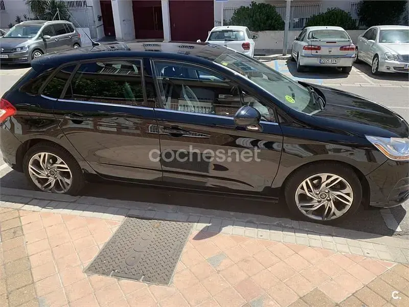 Usado Citroën C4 112 CV (82 kW) 2012 Negro Berlina