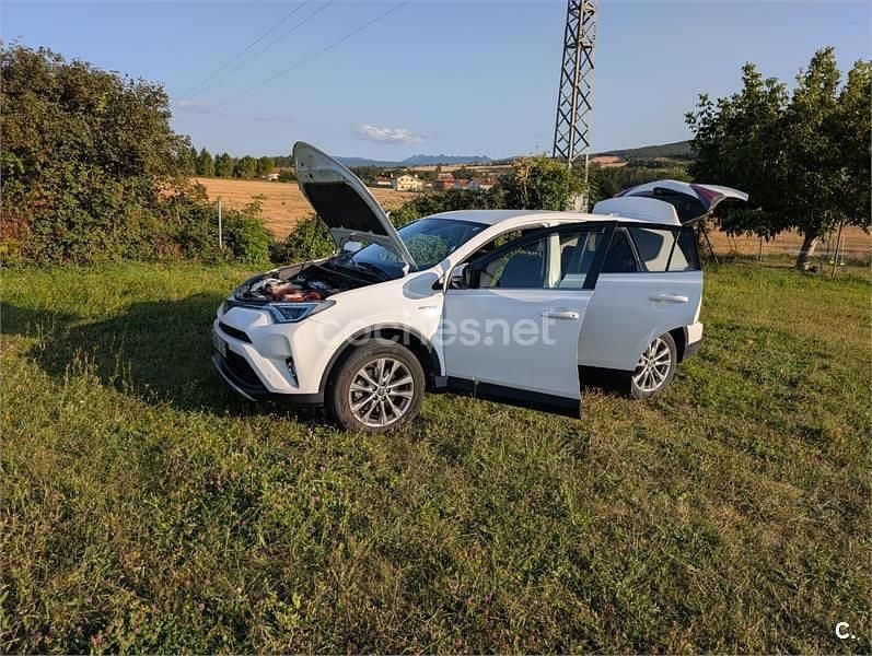 Blanco Usado 2017 Toyota RAV4 Hybrid Advance SUV | 21.500 € (Buen precio) - Imagen 1/4