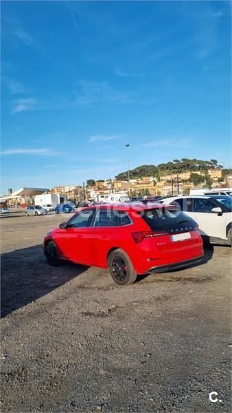 Usado Skoda Scala Ambition 115 CV (84 kW) 2021 Rojo Utilitario