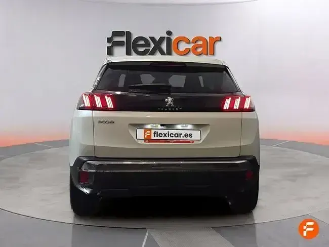 Usado Peugeot 3008 Active 130 CV (95 kW) 2021 Blanco SUV