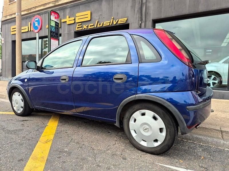 Usado Opel Corsa Essentia 60 CV (44 kW) 2004 Azul Utilitario