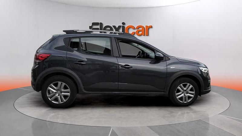 Usado Dacia Sandero Comfort 91 CV (66 kW) 2022 Negro Berlina