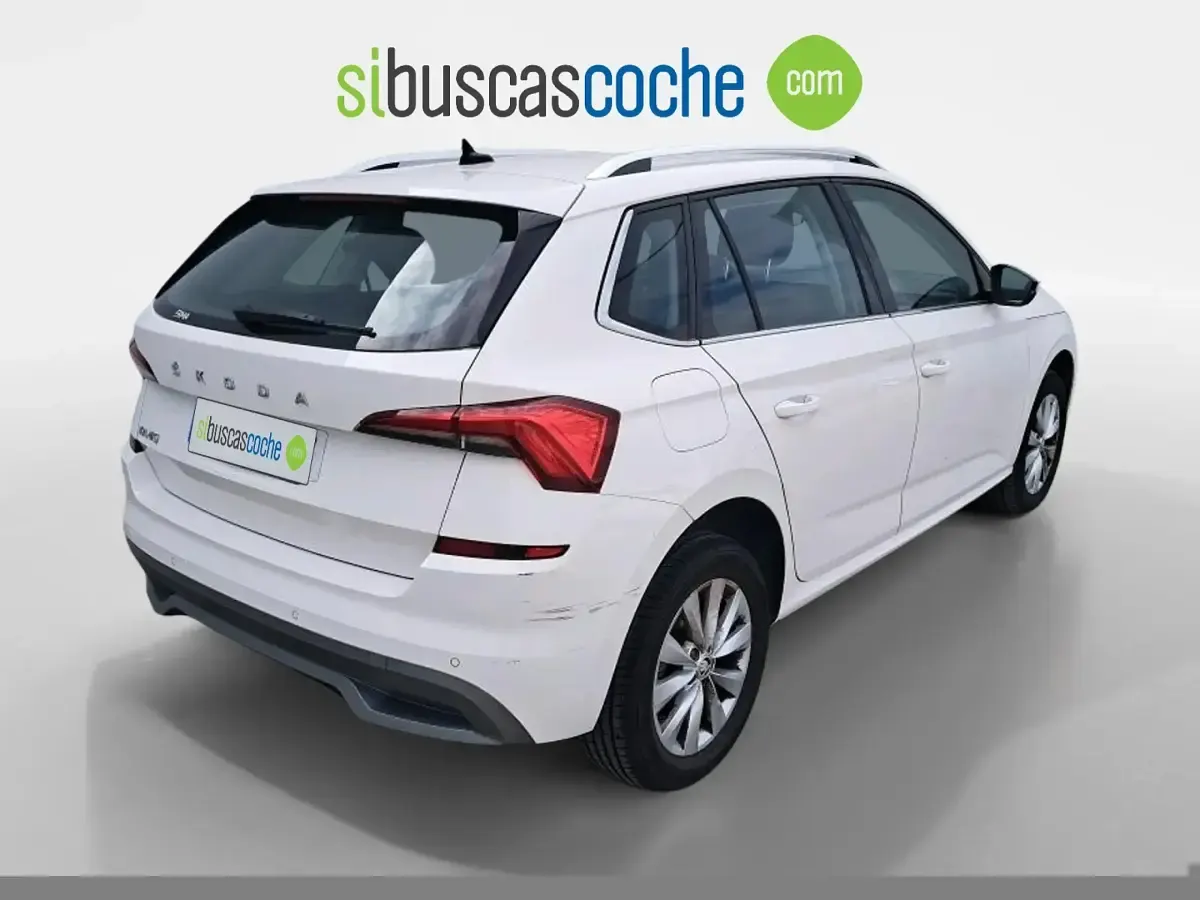 Usado Skoda Kamiq Ambition 110 CV (80 kW) 2021 Blanco SUV