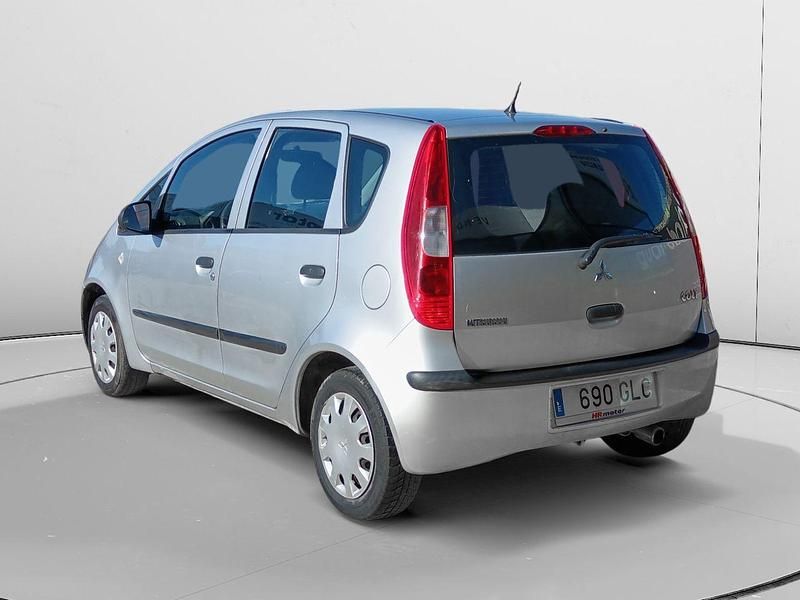 Usado Mitsubishi Colt Inform 95 CV (69 kW) 2009 Gris Utilitario